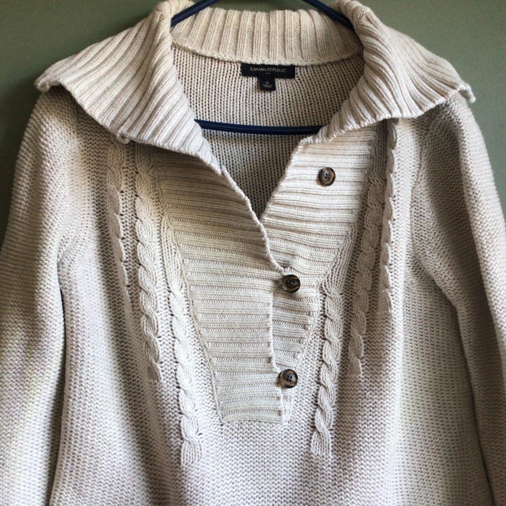 Ladies cable not knit pullover beige sweater.  Sz medium